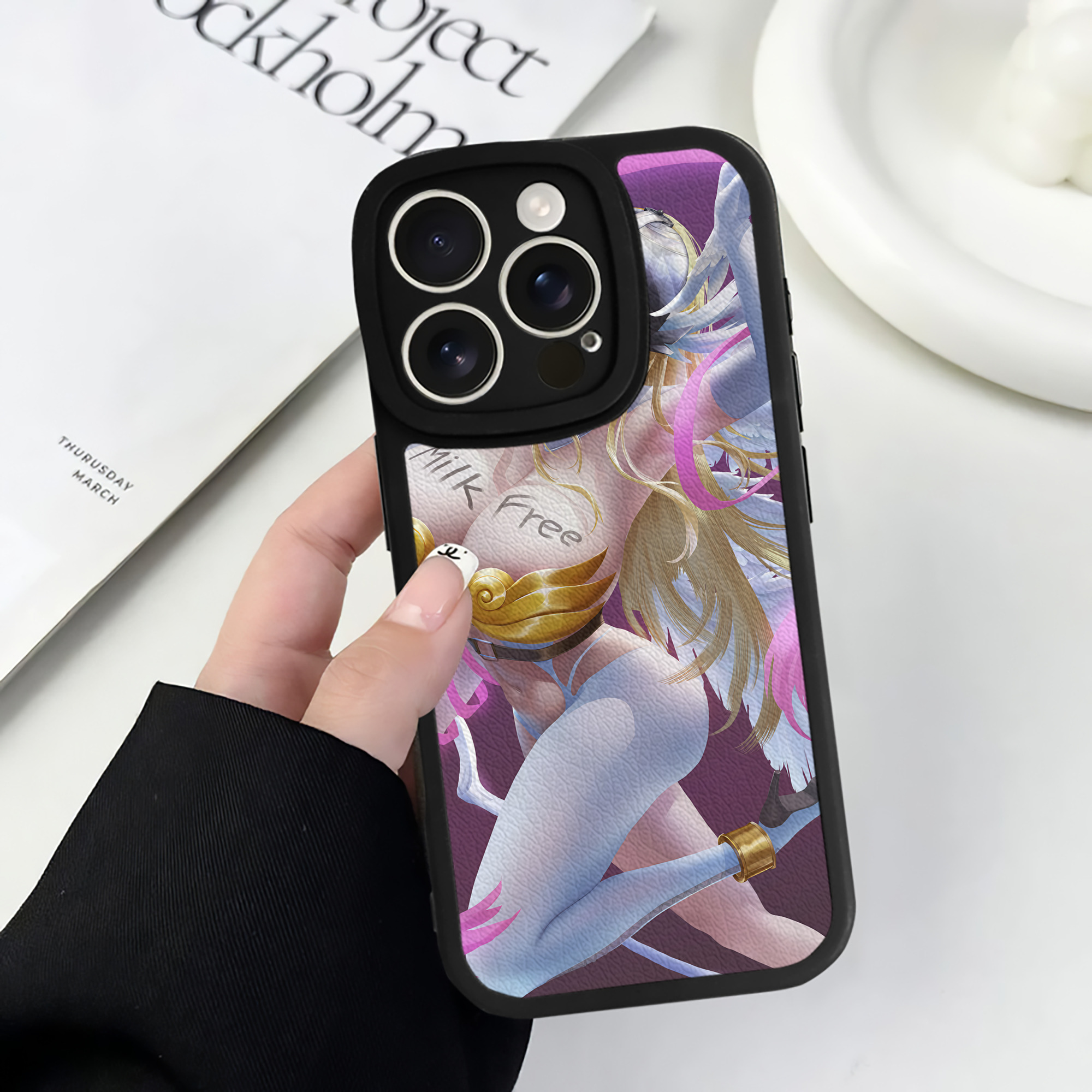 （画像用） Digimon デジタルモンスター/デジモン 【iPhone 16シリーズ対応】シリコンスマホケース（レザー調） 材質：シリコン